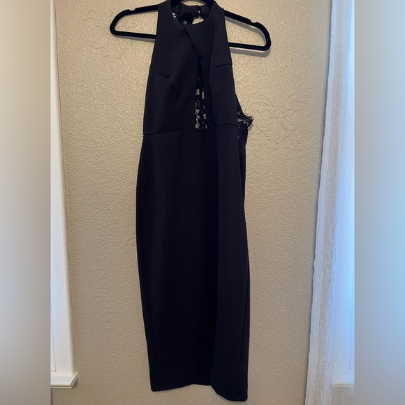 ASOS  halterneck bodycon dress with keyhole front and lace back in black - Picture 7 of 8
